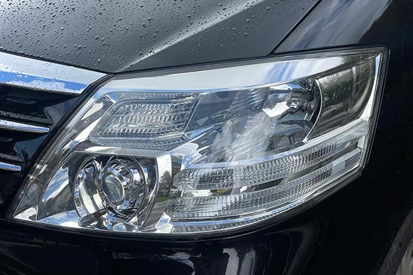 Headlight Restoration and Repair by Smart Auto-Body
